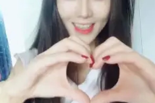 “假洋牌”优思益翻车事件：网红集体致歉背后的品牌包装术与流量陷阱