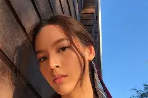 75岁的刘晓庆与网红王婆同台全程冷脸少互动被质疑是耍大牌！