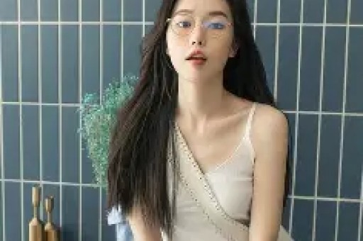 百万网红直播号称纯牛肉售卖合成肉卷 承诺假一赔万 被起诉称赔偿过高 最终双方同意调解
