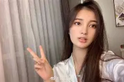 因耍大牌惨遭封杀求拍“裸戏”上位难怪连张颂文都嫌弃她! 因耍大牌惨遭封杀求拍“裸戏”上位难怪连张颂文都嫌弃她!