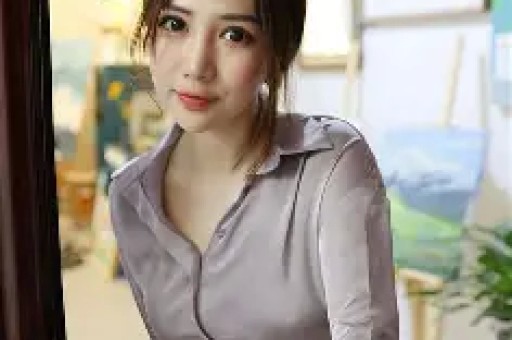 易易紫曝明星翻红后会耍大牌:红了之后就会耍大牌身边有很多 易易紫曝明星翻红后会耍大牌:红了之后就会耍大牌身边有很多
